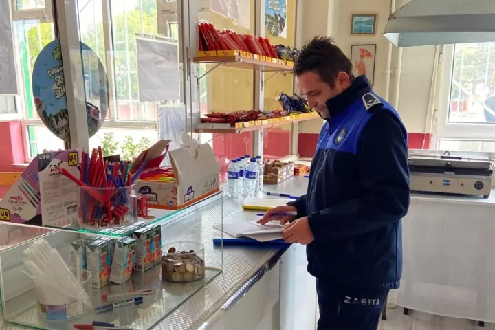 İnegöl'de Okul Kantinlerine Yönelik Zabıta Denetimleri Artırıldı