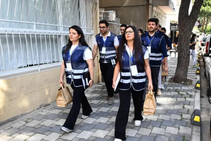 İzmir Büyükşehir Belediyesi 400 milyon liralık sosyal destek sağlayacak.