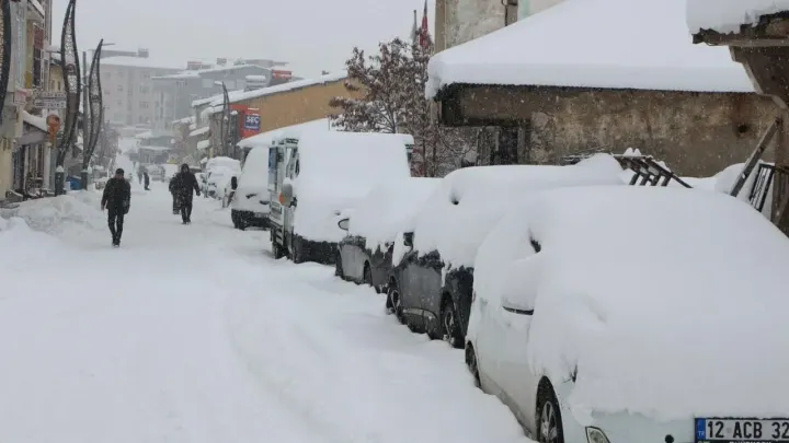 Van’da çığ felaketi: 1 kişi kayıp, 22 ev tahliye edildi