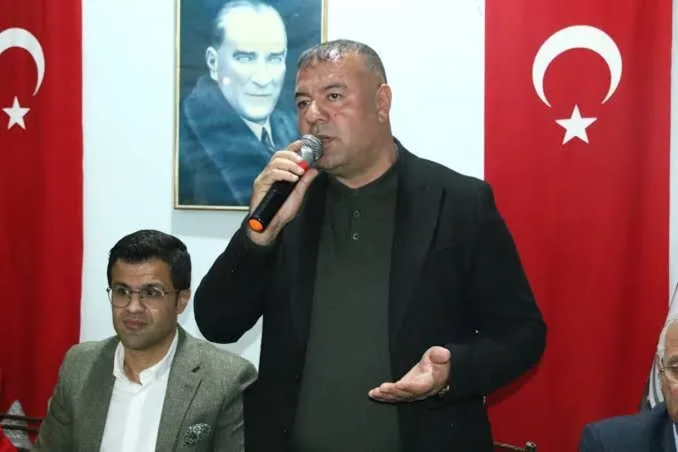 Kadın Cinayetleriyle İlgili Sözleri Tepki Çeken Latif Aydemir AK Parti'den İstifa Etti