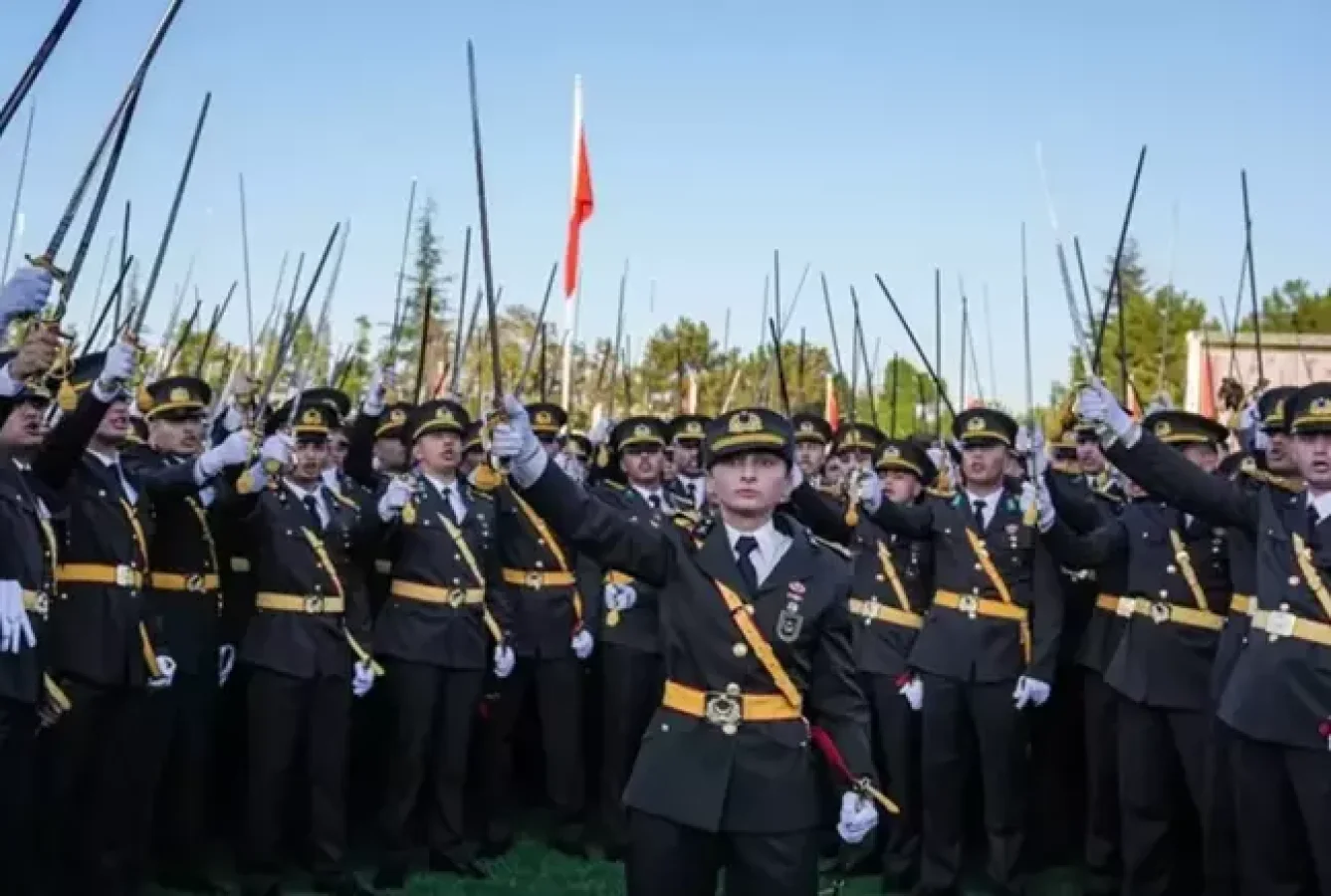 TSK'dan İhraç Edilen 5 Teğmene Tazminat Şoku!