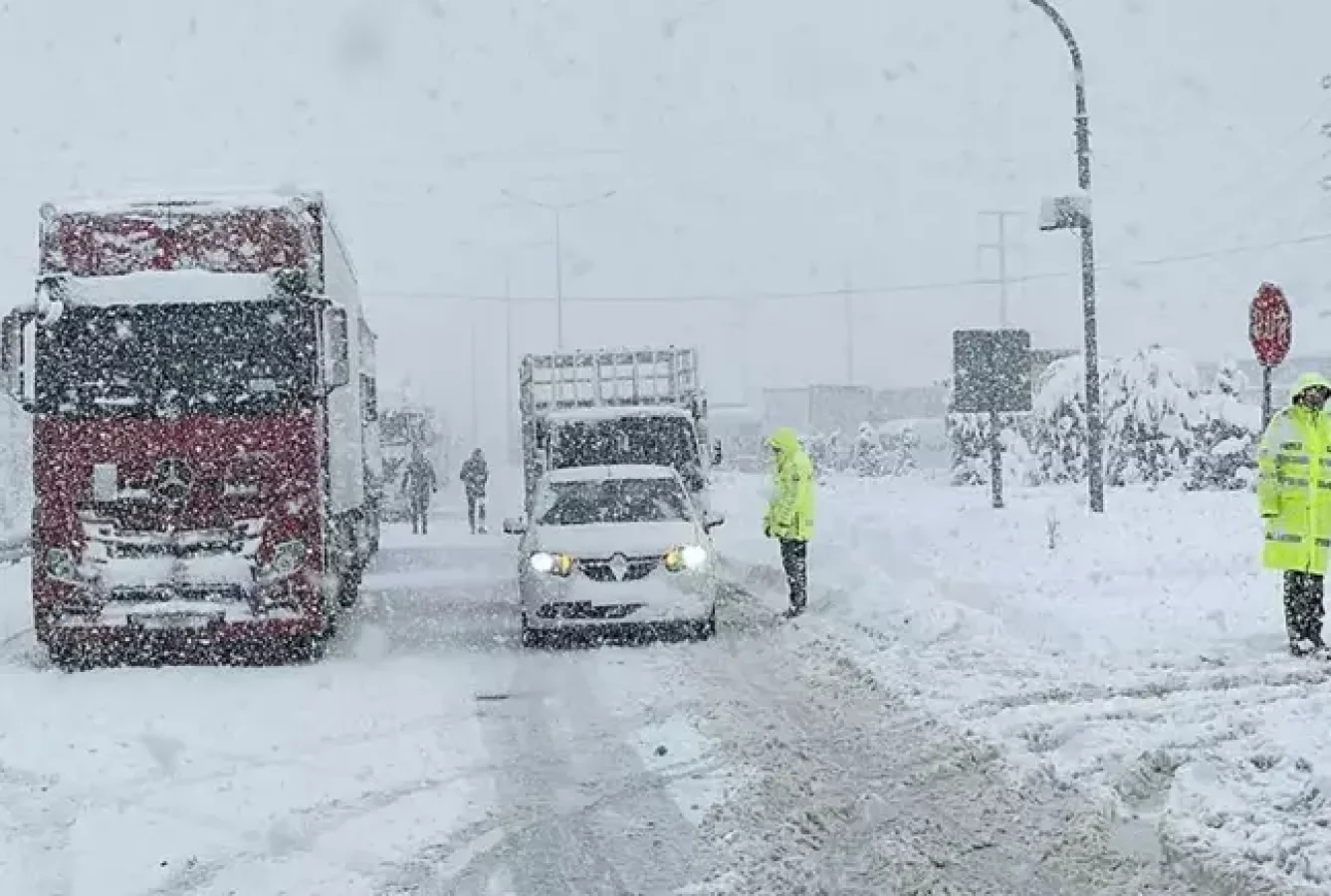 İstanbul ve Ankara Dahil 6 İlde Ağır Taşıt Trafiğine Geçici Kısıtlama