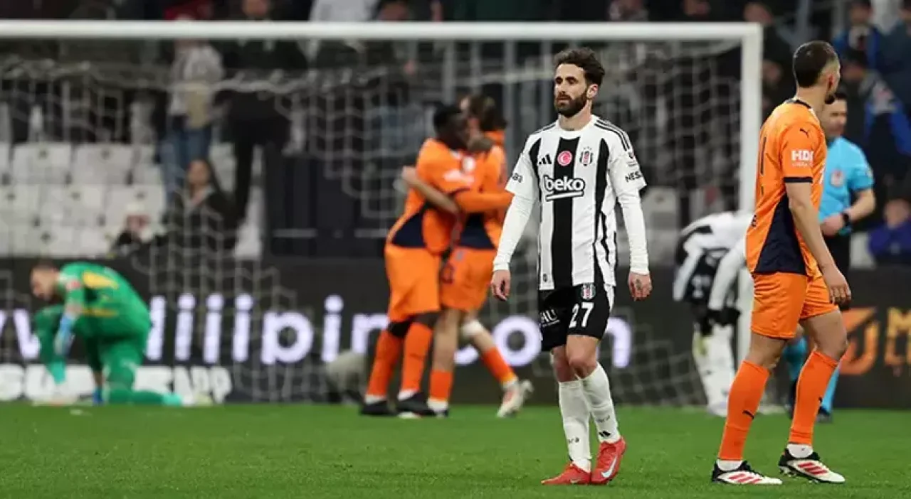Beşiktaş'a evinde ağır darbe: Başakşehir'e 2-0 mağlup oldu