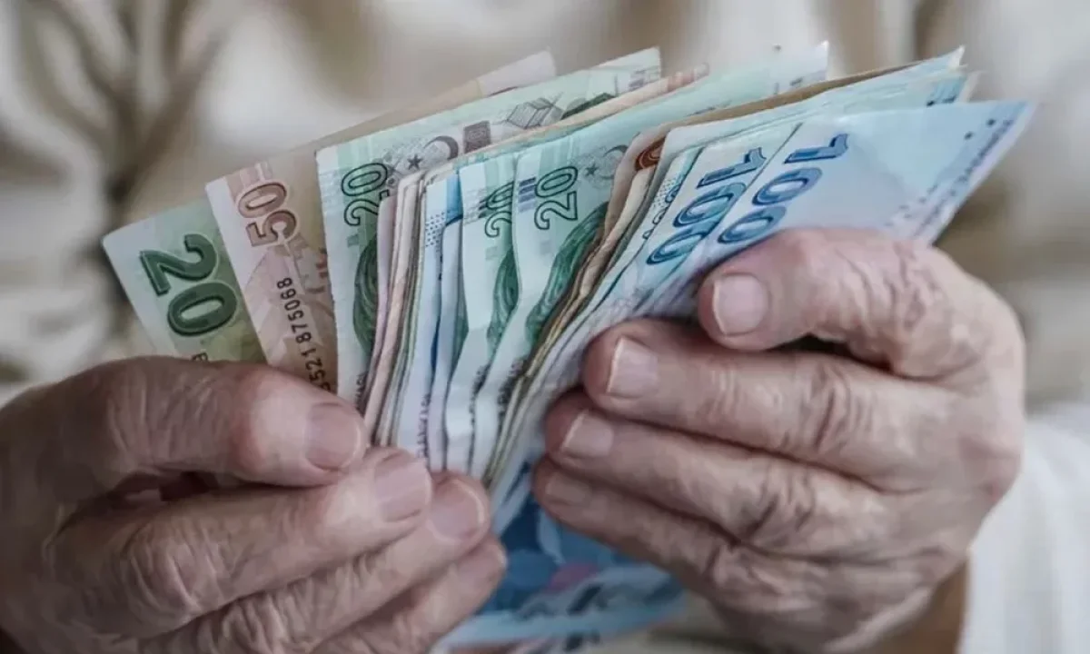Emekli ve memur maaşları için geri sayım başladı: İşte en güçlü zam senaryosu