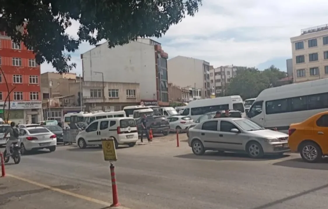 Keşan Köy Garajında Araç Giriş-Çıkışları Trafiği Durdurdu