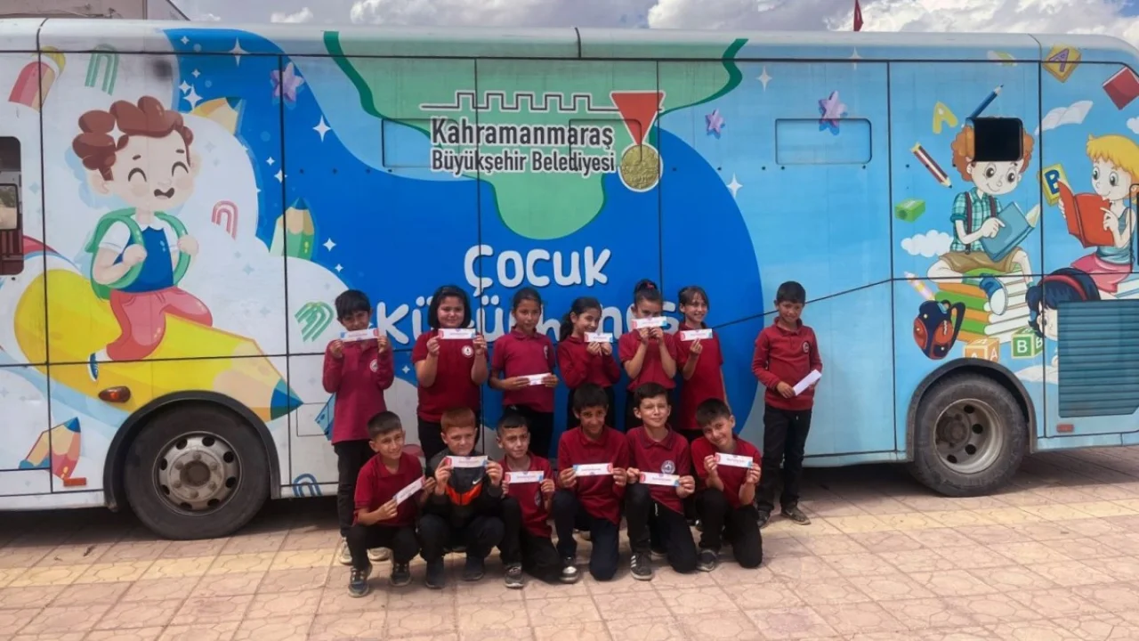 Mobil Çocuk Kütüphanesi Büyükşehir'de Yola Çıkıyor