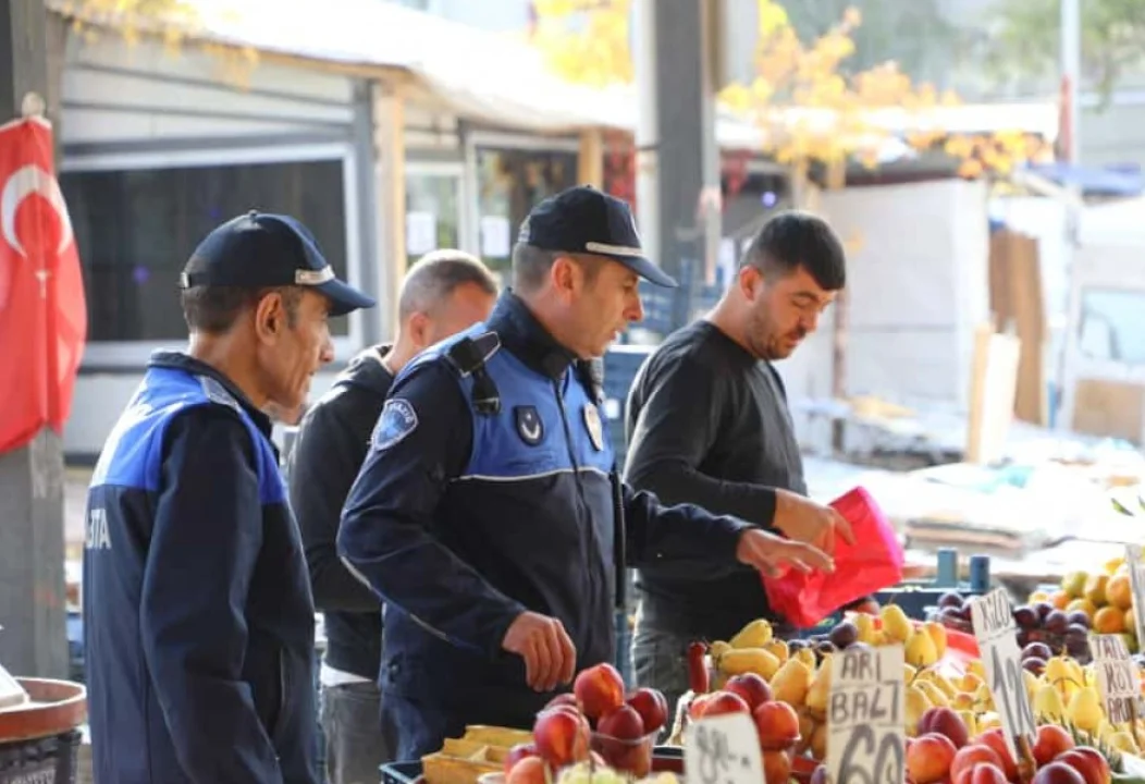 Elazığ'da Pazar Alanlarına Zabıta Kontrolü