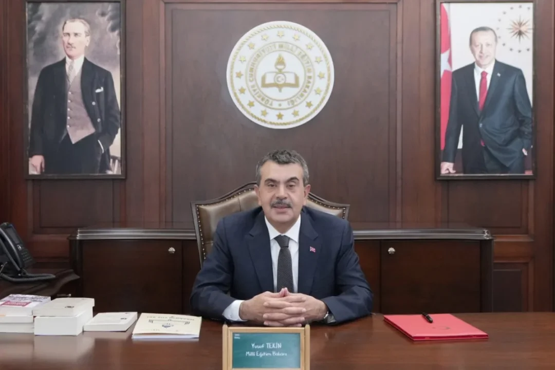 Öğretmenlere Bakan Tekin'den: 'Geleceği Yeniden İnşa Ediyorsunuz'