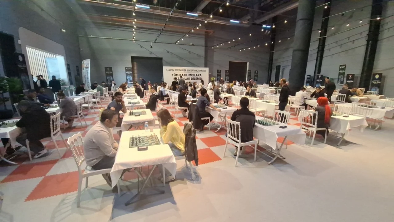 Şanlıurfa'da Öğretmenler Arası Satranç Turnuvası Gerçekleştirildi.