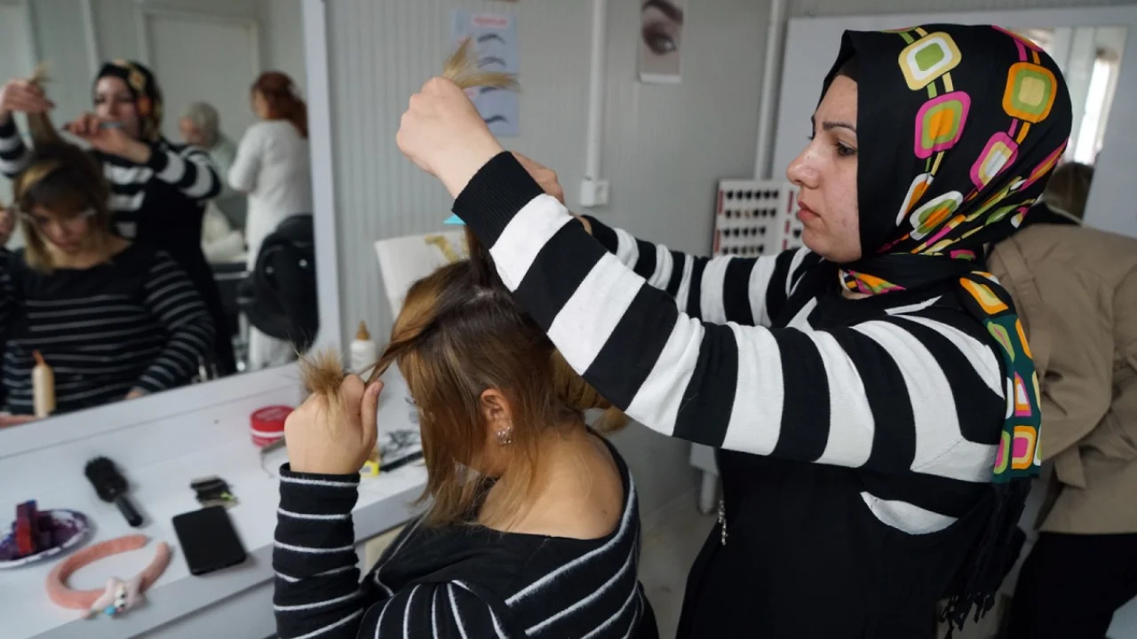 Kadınların yaşamlarına değer katan KAMEK Kursları!