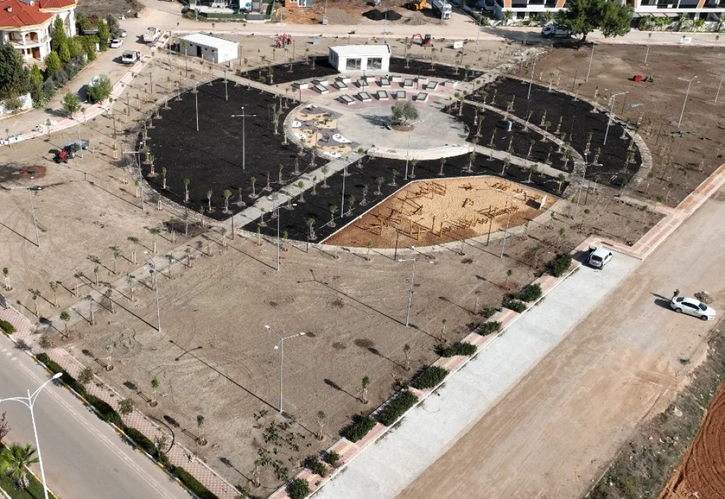 Büyükşehir Belediyesi Döşemealtı'na Yeni Bir Sosyal Alan Ekliyor.
