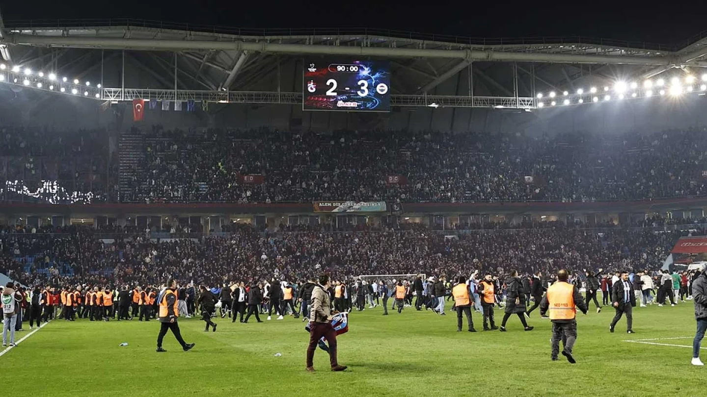 Fenerbahçe, Zorlu Trabzon Deplasmanından 3 Puanla Ayrıldı