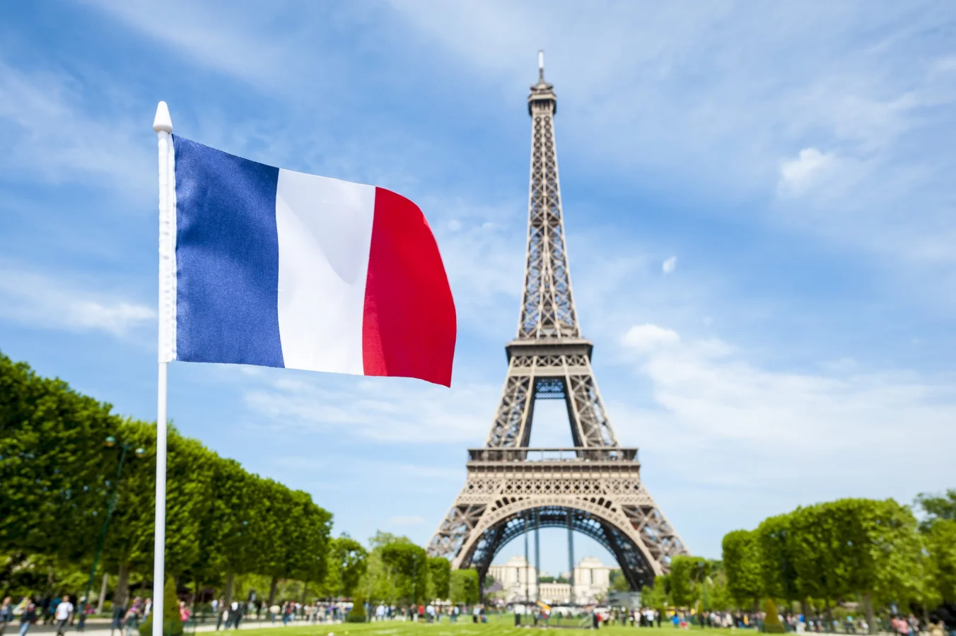Fransa, Terör Tehdidi Seviyesini En Yükseğe Çıkardı