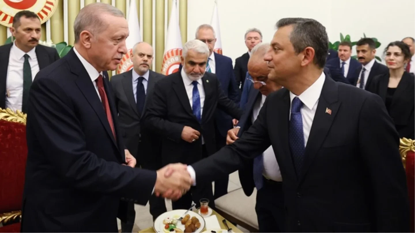 AK Parti'den Erdoğan-Özel Görüşmesine İlişkin Açıklama: Bayram Havasında Bir Buluşma