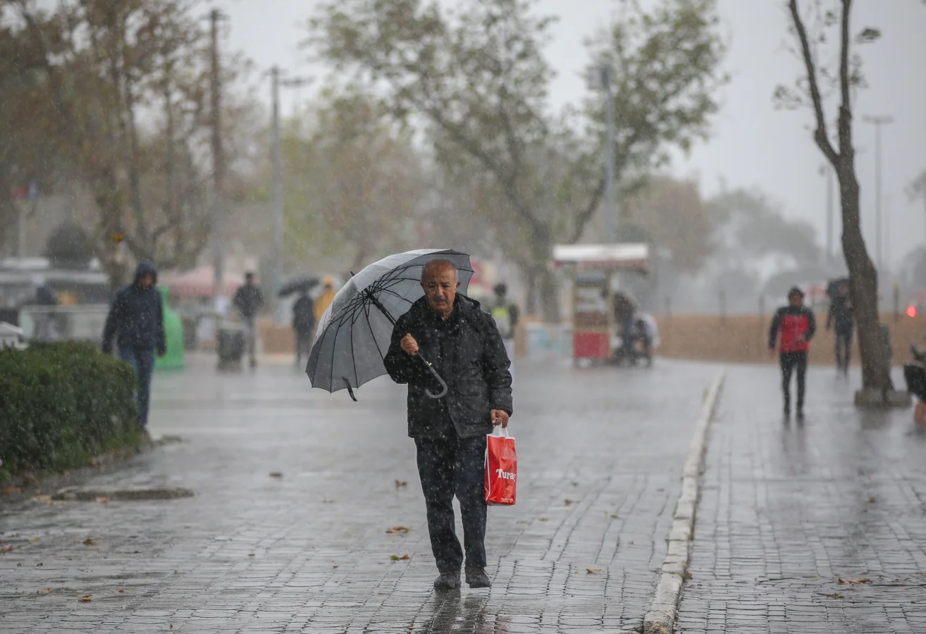 Yağışlı Hava Uyarısı: İstanbul ve Birçok Kentte Sağanak Yağış Bekleniyor