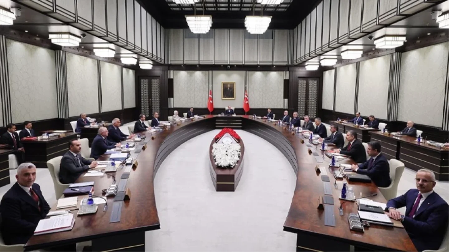 Cumhurbaşkanı Erdoğan Başkanlığında Kabine Toplantısı: Öğretmen Atamaları Masada